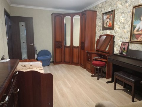 3-к квартира, 1/5 эт., 62м²