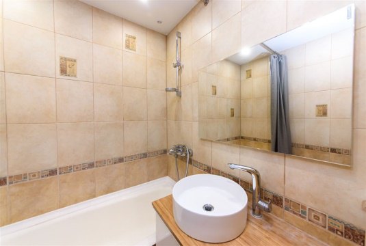 2-к квартира, 10/10 эт., 66м²