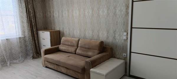 1-к квартира, 4/10 эт., 40м²