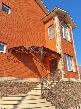 Дом 563м², участок 10 сот.