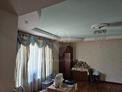 Дом 563м², участок 10 сот.